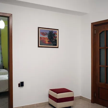 Paris's Gjirokastër