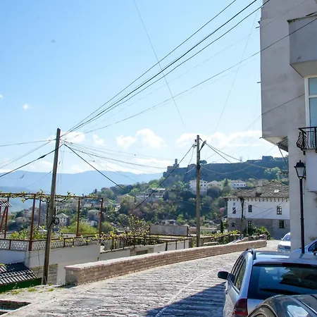 Paris * Gjirokastër