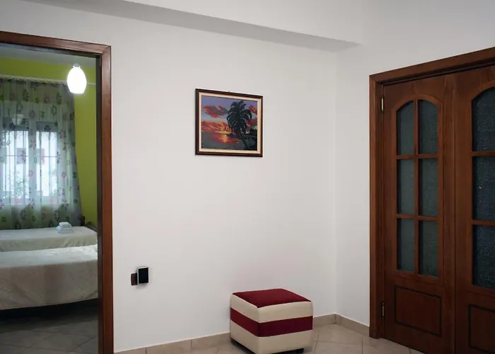 Paris's Gjirokastër